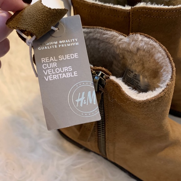 H&M brown suede fuzzy lined boots. - Picture 3 of 6